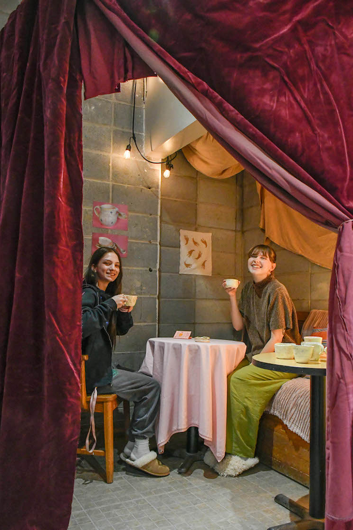 Ni un, ni deux, résidence en art social Tremplin 16-30 & ArtLab. Festival du Doux (2025). Anabelle Brochu // Social art residency.