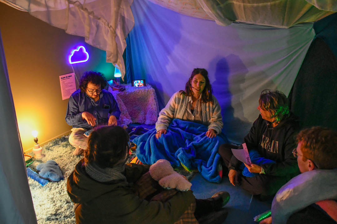 Ni un, ni deux, résidence en art social Tremplin 16-30 & ArtLab. Festival du Doux (2025). Lysanne Picard // Social art residency.