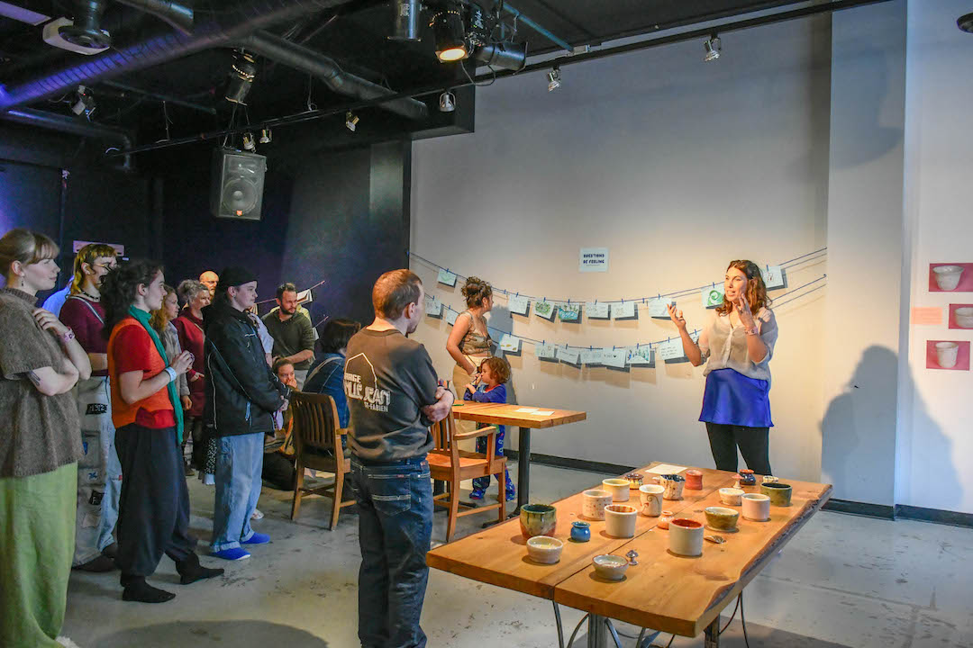 Ni un, ni deux, résidence en art social Tremplin 16-30 & ArtLab. Festival du Doux (2025). Lysanne Picard // Social art residency.