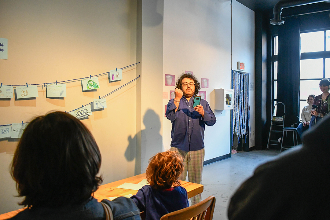 Ni un, ni deux, résidence en art social Tremplin 16-30 & ArtLab. Festival du Doux (2025). Anabelle Brochu & Lysanne Picard // Social art residency.