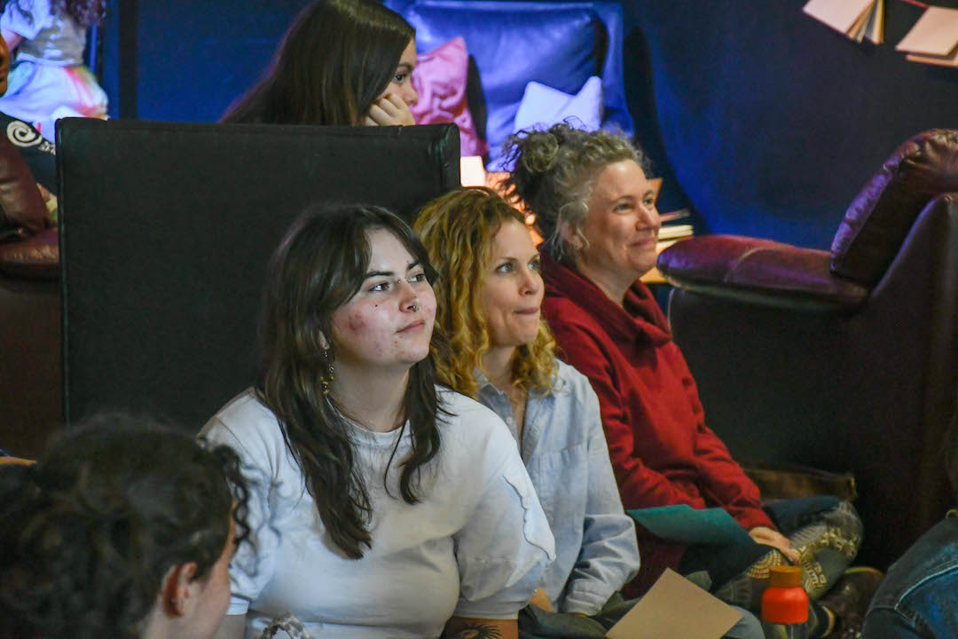 Ni un, ni deux, résidence en art social Tremplin 16-30 & ArtLab. Festival du Doux (2025). Anabelle Brochu & Lysanne Picard // Social art residency.