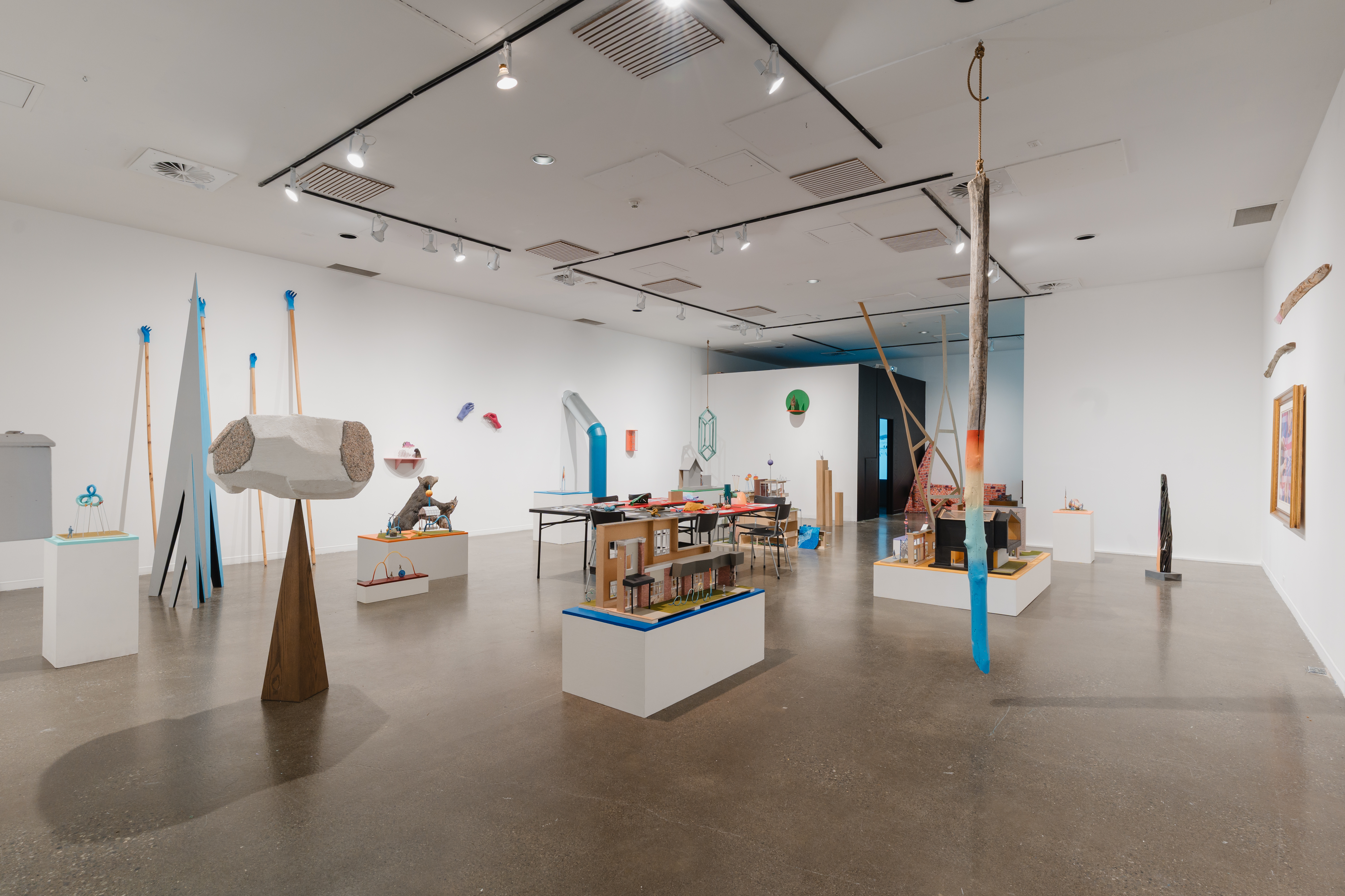 D’abord cordial!, exposition de groupe: art contextuel (événement satellite), Triennale Banlieue !, Maison des arts de Laval, 2018. Crédits photos : Jean-Michael Seminaro.